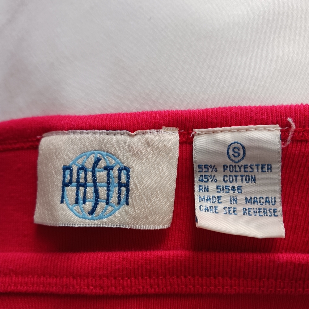 Red t-shirt - Picture 2 of 3